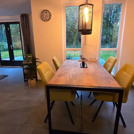 Vakantiewoning Maas En Waal Holiday home *